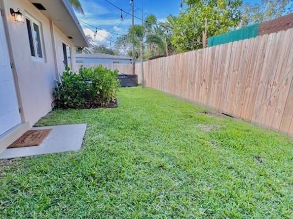 1001 NE 4th St, Pompano Beach FL 33060