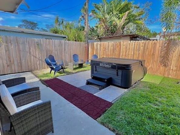 1001 NE 4th St, Pompano Beach FL 33060