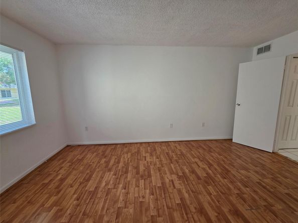 505 NW 177th St 104, Miami FL 33169