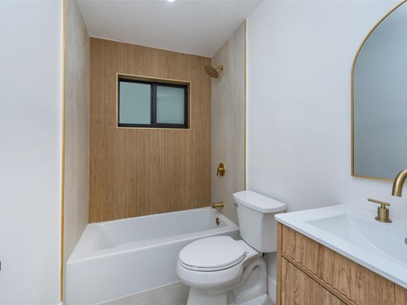 18101 NW 84th Ave, Hialeah FL 33015