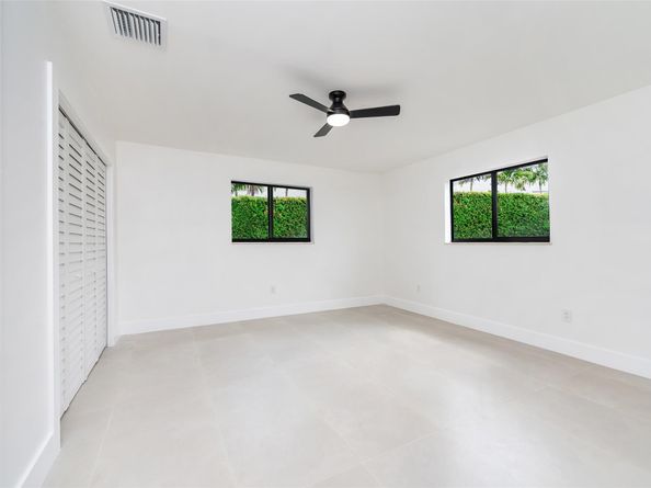 18101 NW 84th Ave, Hialeah FL 33015