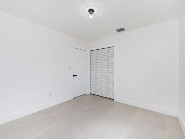 18101 NW 84th Ave, Hialeah FL 33015