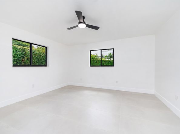 18101 NW 84th Ave, Hialeah FL 33015
