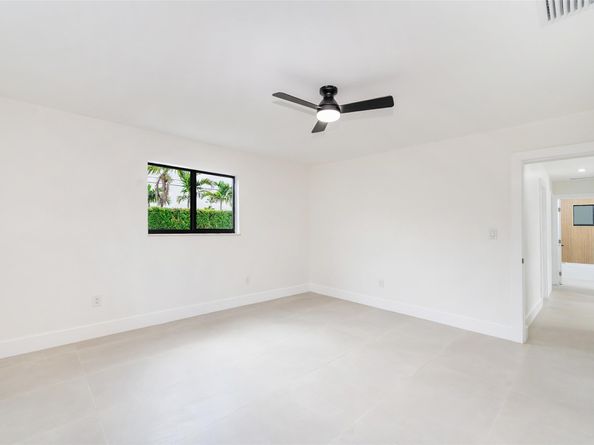 18101 NW 84th Ave, Hialeah FL 33015