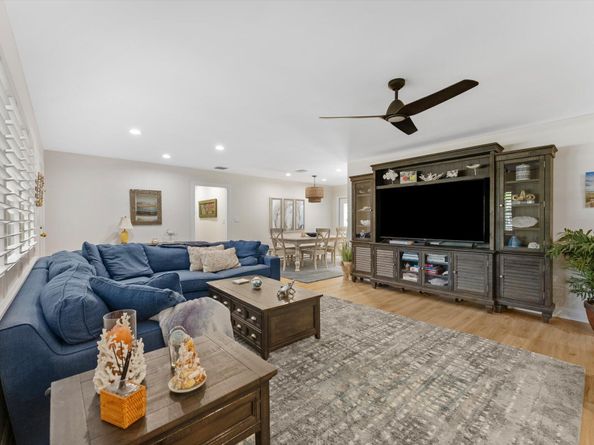 114 NE 11th Street, Delray Beach FL 33444