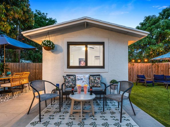 439 Monroe Dr, West Palm Beach FL 33405