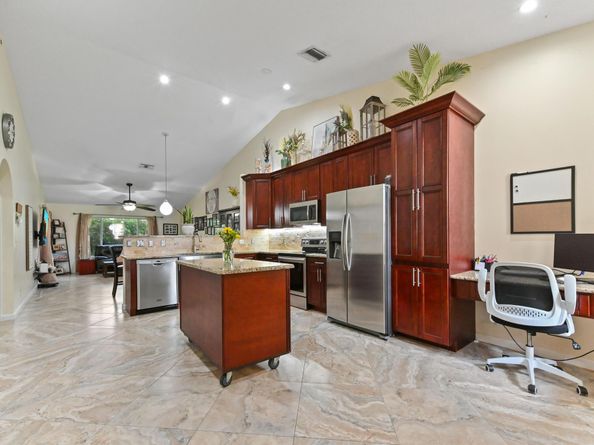 8404 Long Bay, West Palm Beach FL 33411