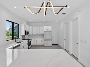 3920 Espan Court, Palm Springs FL 33461