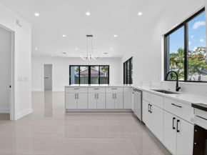 3920 Espan Court, Palm Springs FL 33461
