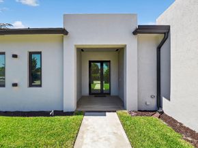 3920 Espan Court, Palm Springs FL 33461