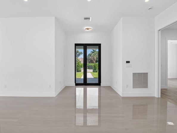 3920 Espan Court, Palm Springs FL 33461