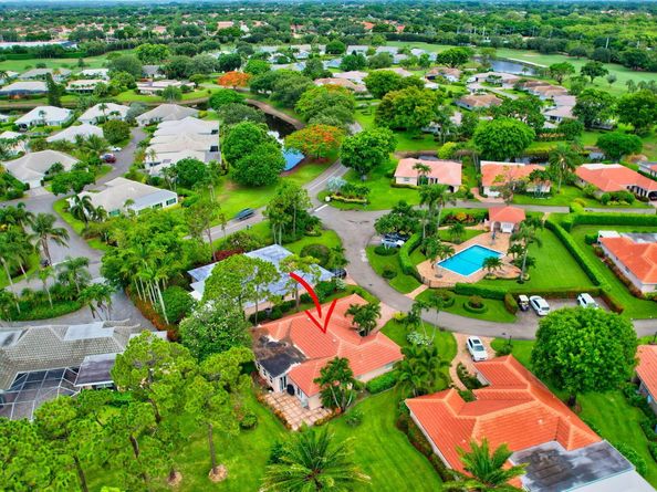 2 Fairway Drive, Boynton Beach FL 33436