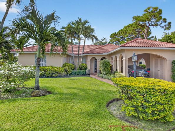2 Fairway Drive, Boynton Beach FL 33436