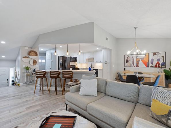 5710 Coach House F Circle F, Boca Raton FL 33486