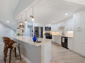 5710 Coach House F Circle