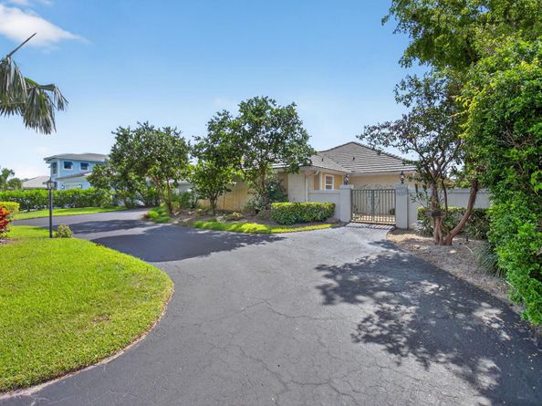 11814 N Lake Drive, Boynton Beach FL 33436
