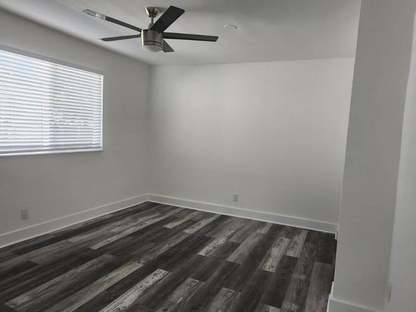 136 NW 47th St, Miami FL 33127