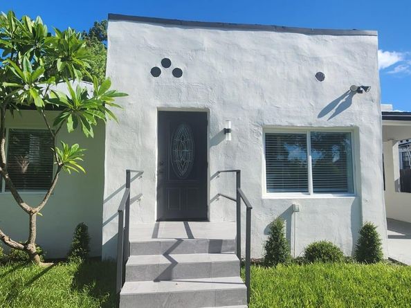 136 NW 47th St, Miami FL 33127