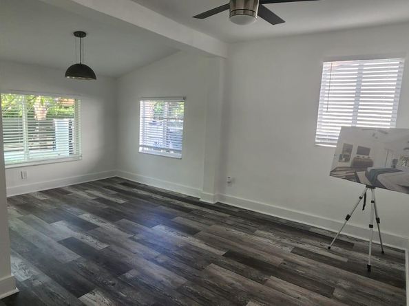 136 NW 47th St, Miami FL 33127