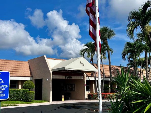 154 Lake Meryl Drive 159, West Palm Beach FL 33411