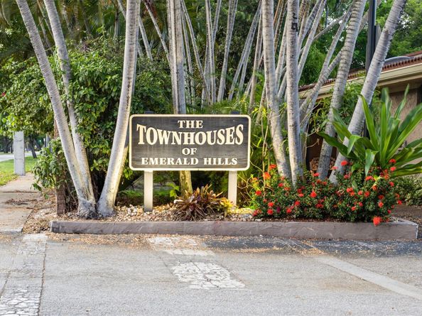 2305 Saint Andrews Rd 129, Hollywood FL 33021