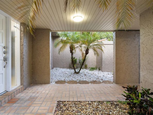 2305 Saint Andrews Rd 129, Hollywood FL 33021