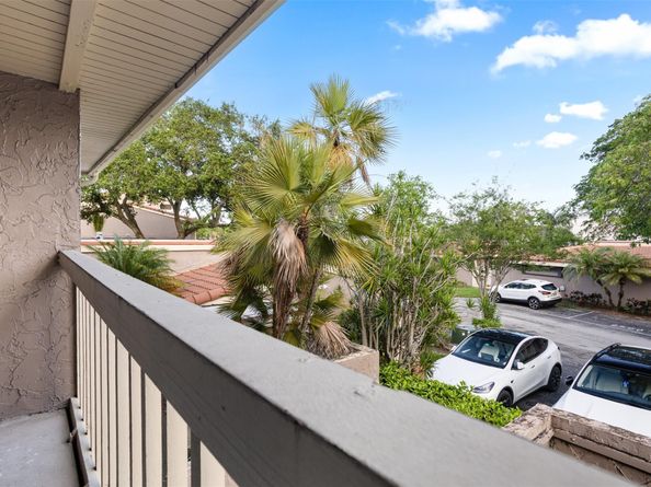 2305 Saint Andrews Rd 129, Hollywood FL 33021