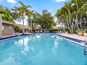 2305 Saint Andrews Rd 129, Hollywood FL 33021