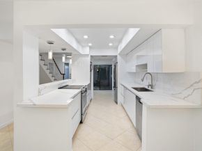 2305 Saint Andrews Rd 129, Hollywood FL 33021
