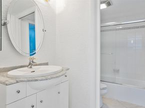 2305 Saint Andrews Rd 129, Hollywood FL 33021
