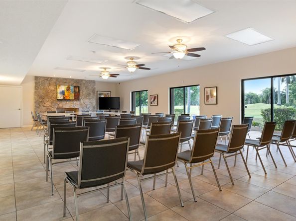 2305 Saint Andrews Rd 129, Hollywood FL 33021