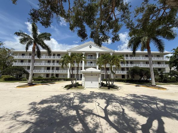 2621 Village Boulevard 303, West Palm Beach FL 33409