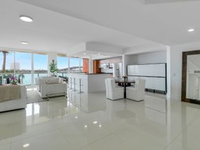 2640 Lake Shore Drive 307, Riviera Beach FL 33404