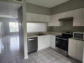 51 Whitehead Circle 51, Weston FL 33326