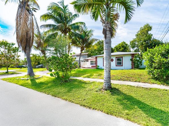 4360 NW 32nd Court, Lauderdale Lakes FL 33319