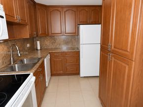 447 NE 195th Street 117, Miami FL 33179