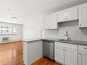 121 Warren St 4, Watertown MA 02472