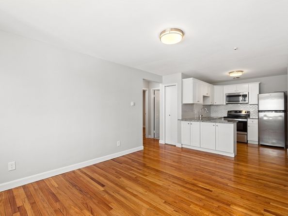 121 Warren St 4, Watertown MA 02472