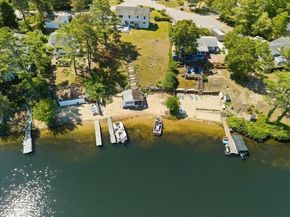 2 Cardinal Ave, Wareham MA 02538