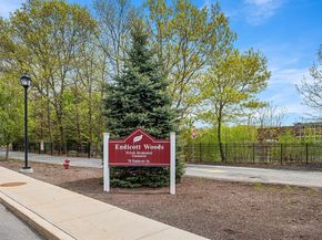 70 Endicott St 1505, Norwood MA 02062
