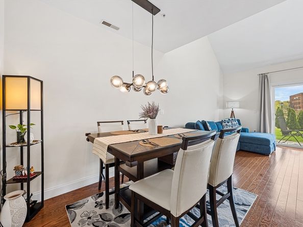 70 Endicott St 1505, Norwood MA 02062
