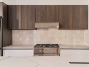 30-32 Condor St 1, Boston MA 02128