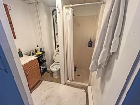 3 Chelsea St, Worcester MA 01610