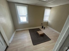 3 Chelsea St, Worcester MA 01610