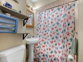 20 Mott St, Worcester MA 01604
