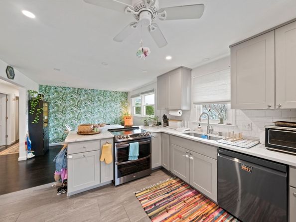11 Mcauliffe Rd, Randolph MA 02368