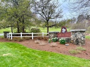 61 Great Hill Drive 61, Topsfield MA 01983