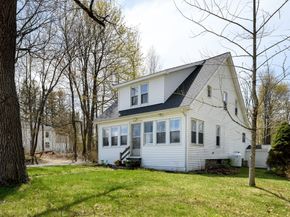 42 Maple Ave, Rutland MA 01543