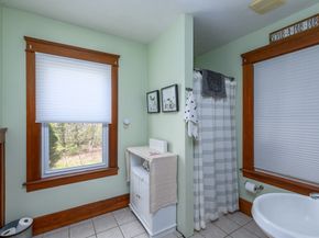 42 Maple Ave, Rutland MA 01543