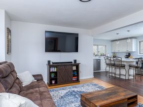 42 Maple Ave, Rutland MA 01543